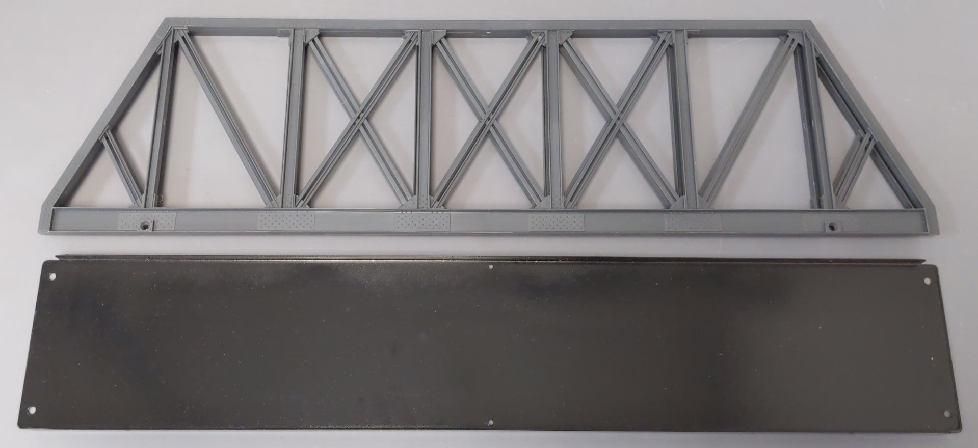 Lionel 6-12772 O Gauge Truss Bridge with Flasher and Piers