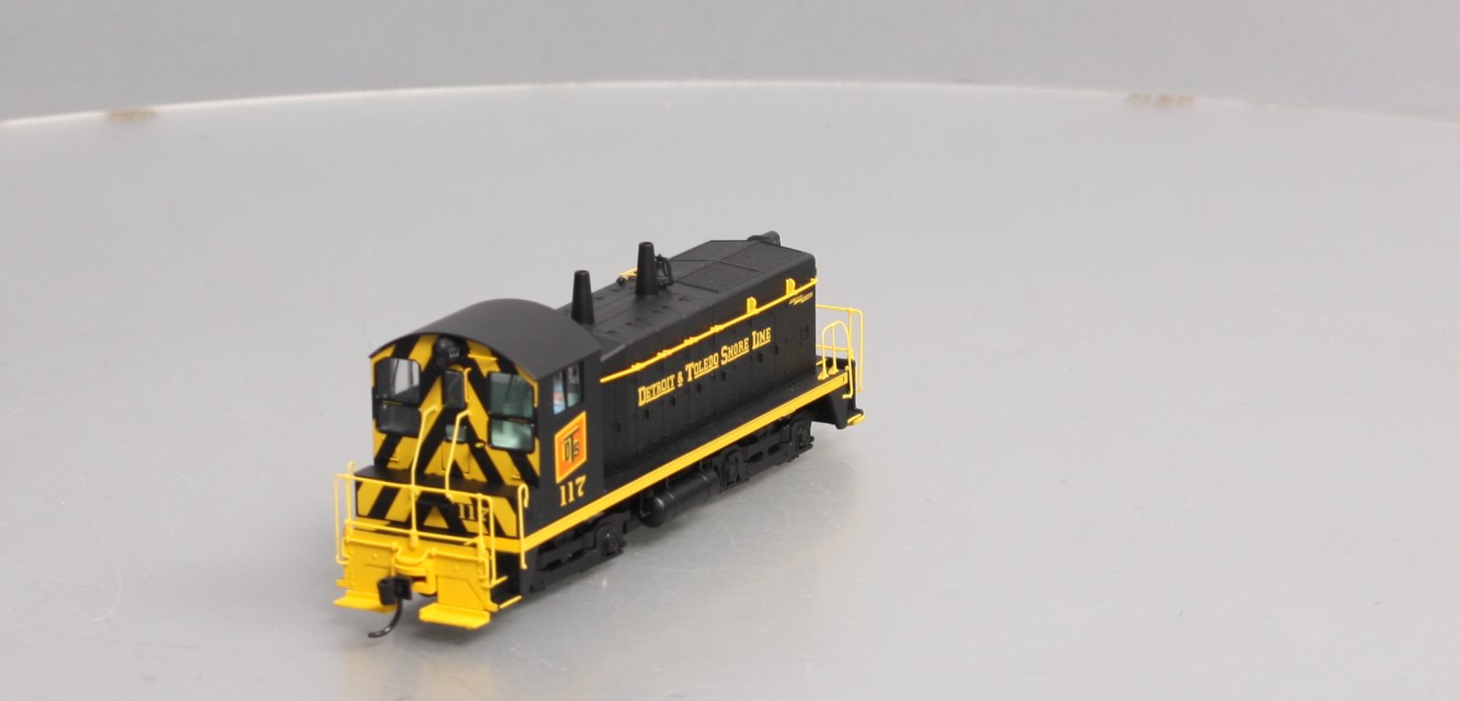 Walthers 910-20656 HO D&TS EMD SW7 Diesel Locomotive with ESU Sound & DCC #117