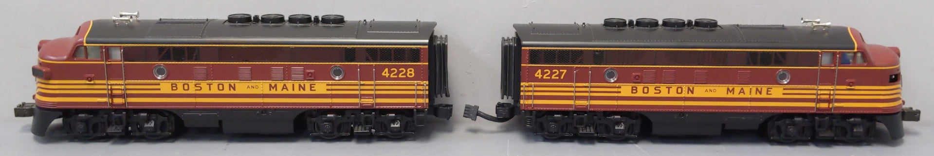 MTH 20-2126-1 O Boston & Maine F3 AA Diesel Set w/PS1 #4227/4228 LN/Box