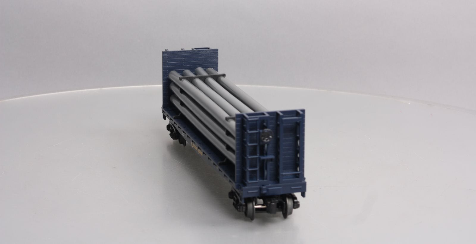 MTH 30-76363 O Chessie Flat Car w/Bulkheads & Pipe Load #9192 LN/Box
