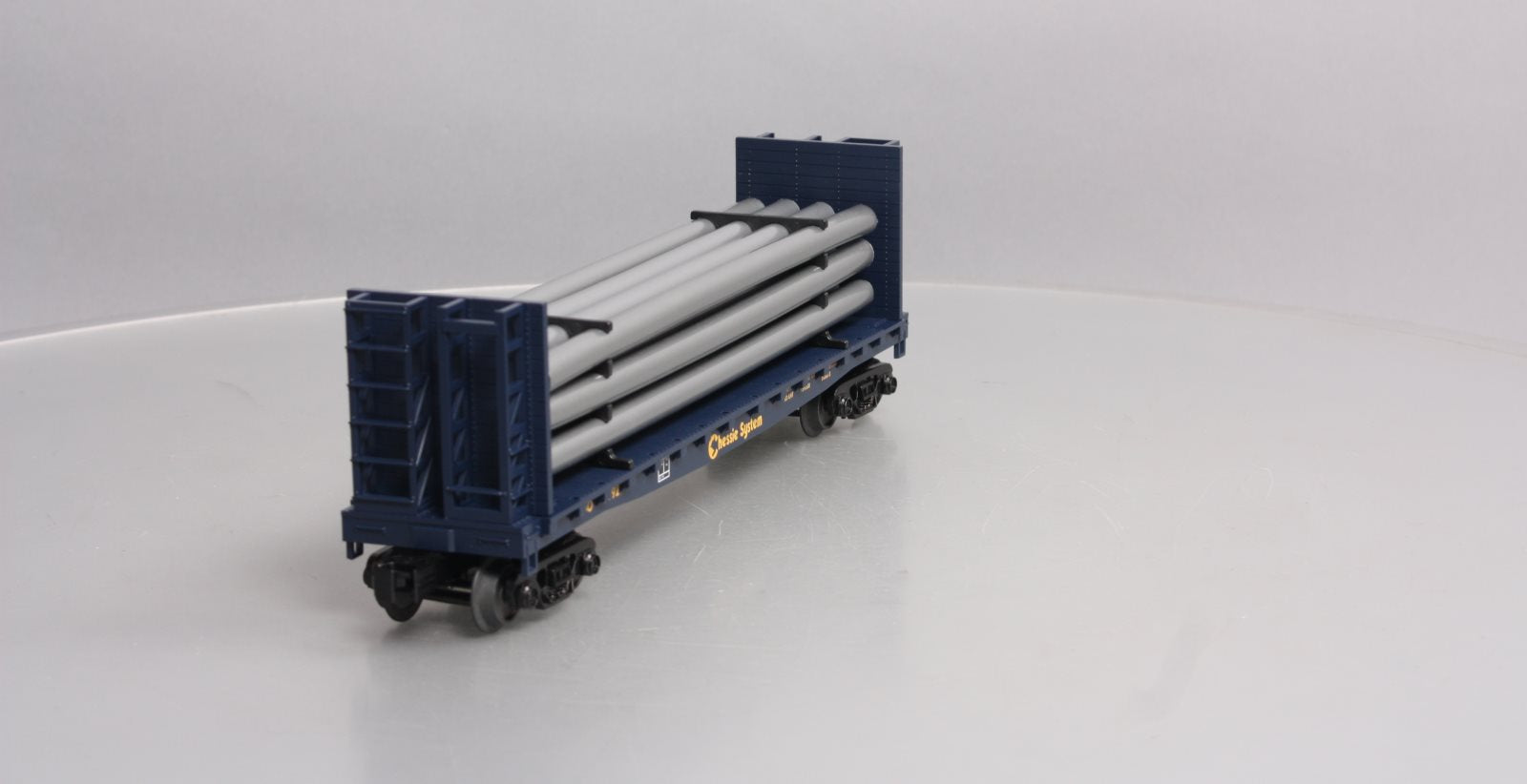 MTH 30-76363 O Gauge Chessie Flat Car w/Bulkheads & Pipe Load #9192