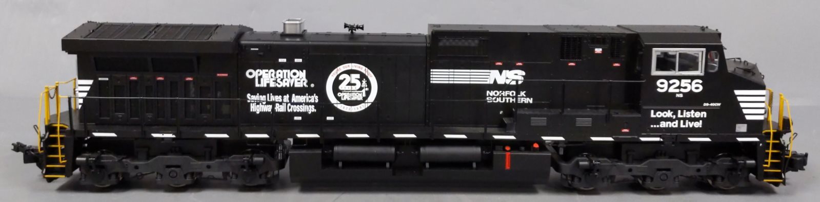 Bachmann 90903 G Norfolk Southern GE Dash 9 Diesel Locomotive #9256