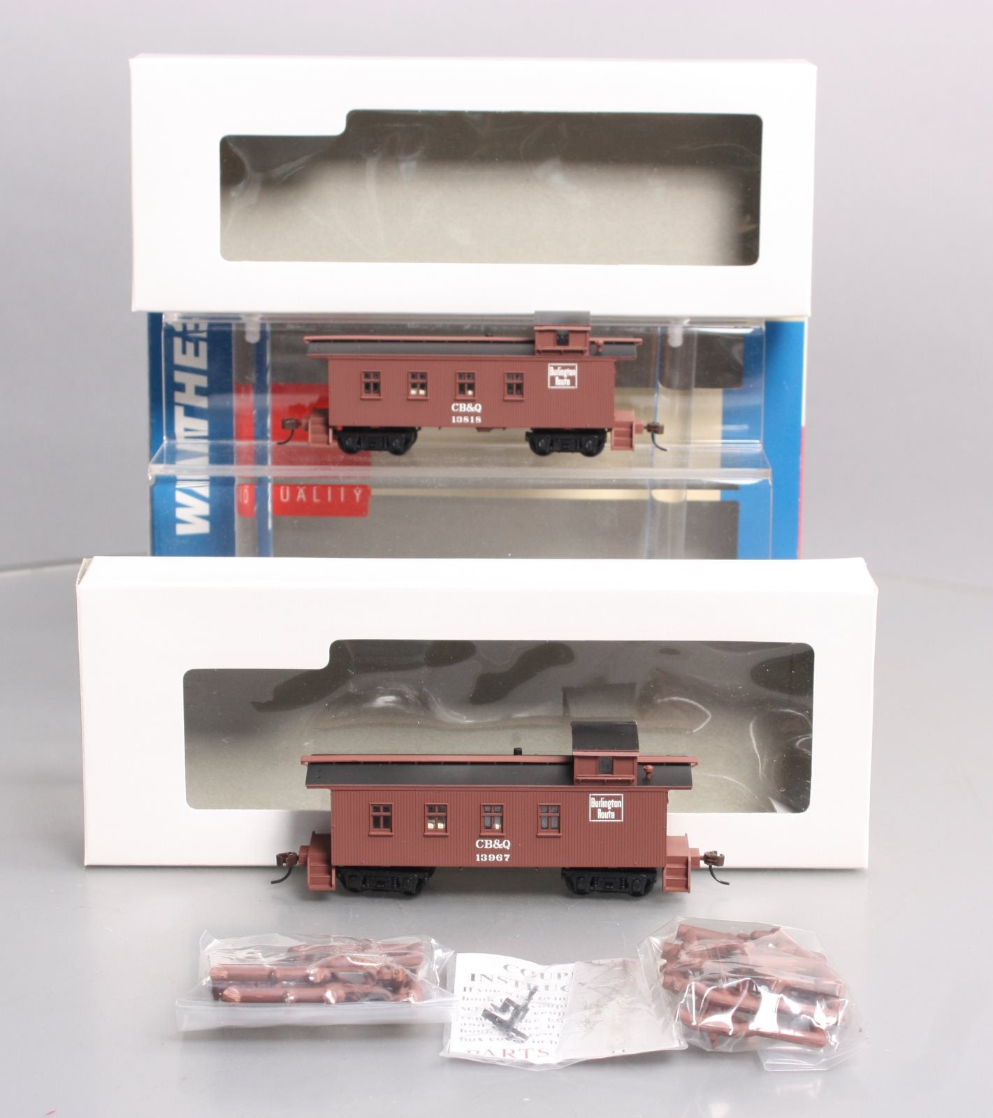 Walthers 932-27562 HO CB&Q 4-Window Wood Caboose (Set of 2) #13818/13967