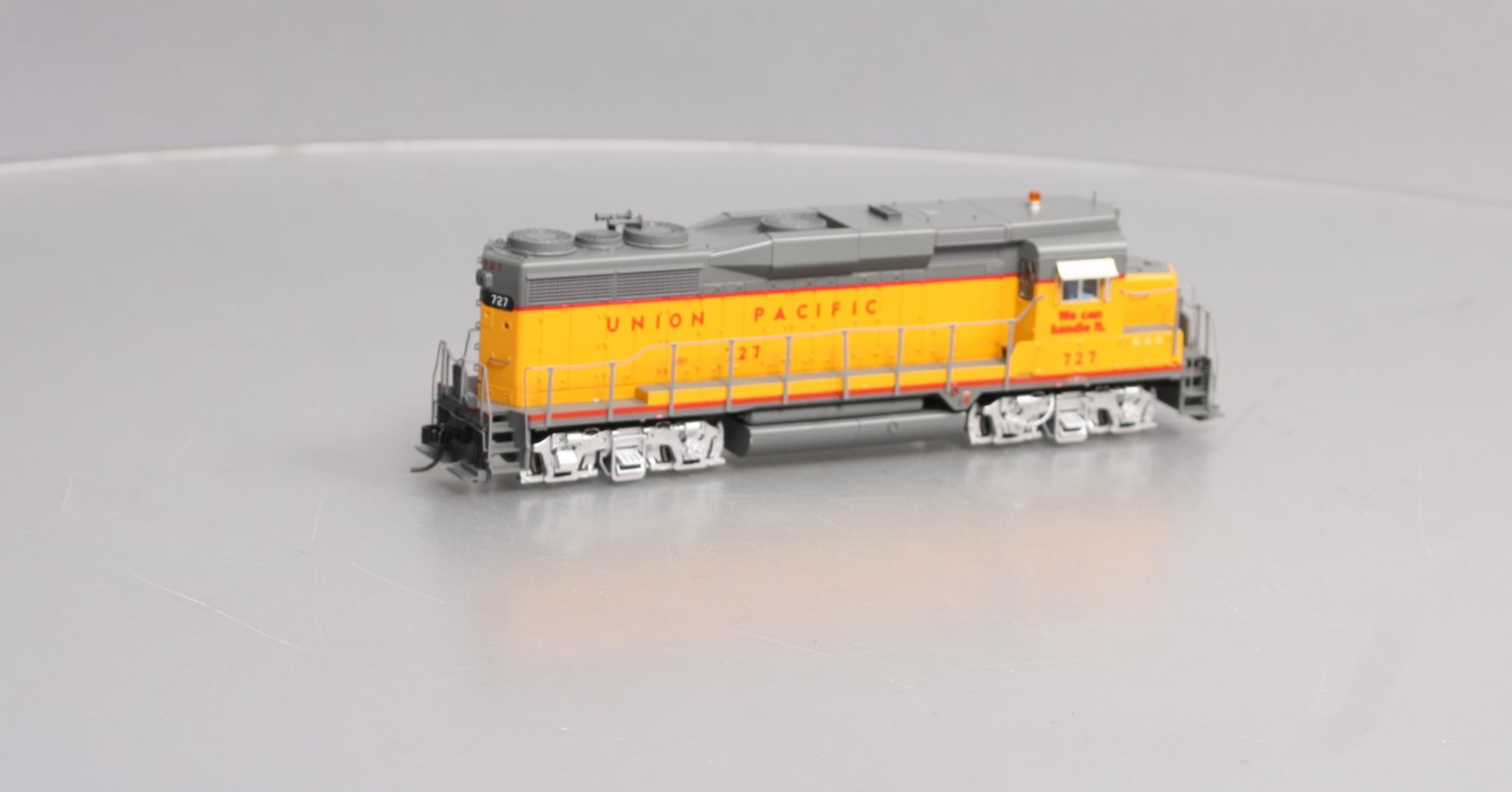 Walthers 920-48865 HO Union Pacific EMD GP30 Diesel Locomotive #727