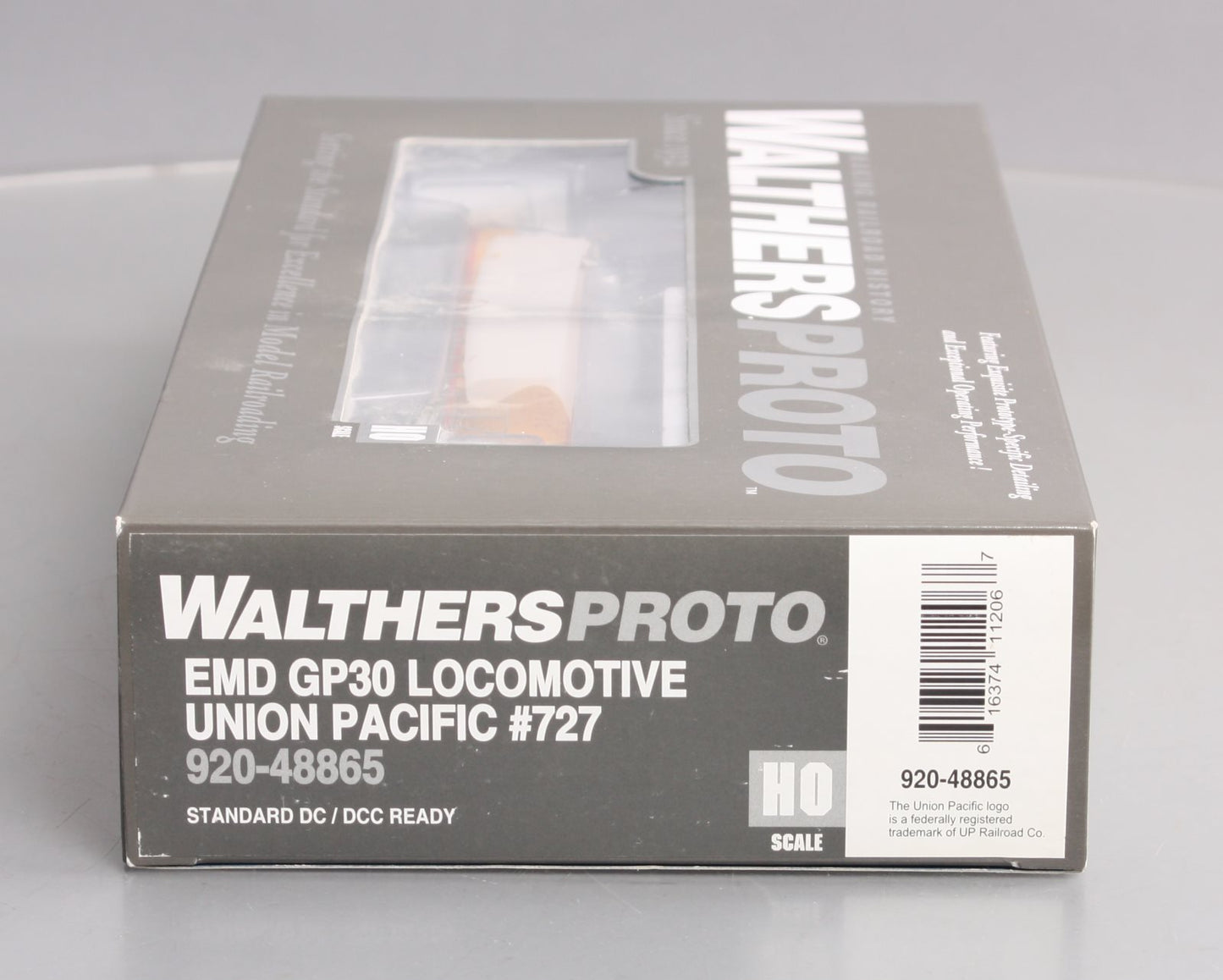 Walthers 920-48865 HO Union Pacific EMD GP30 Diesel Locomotive #727