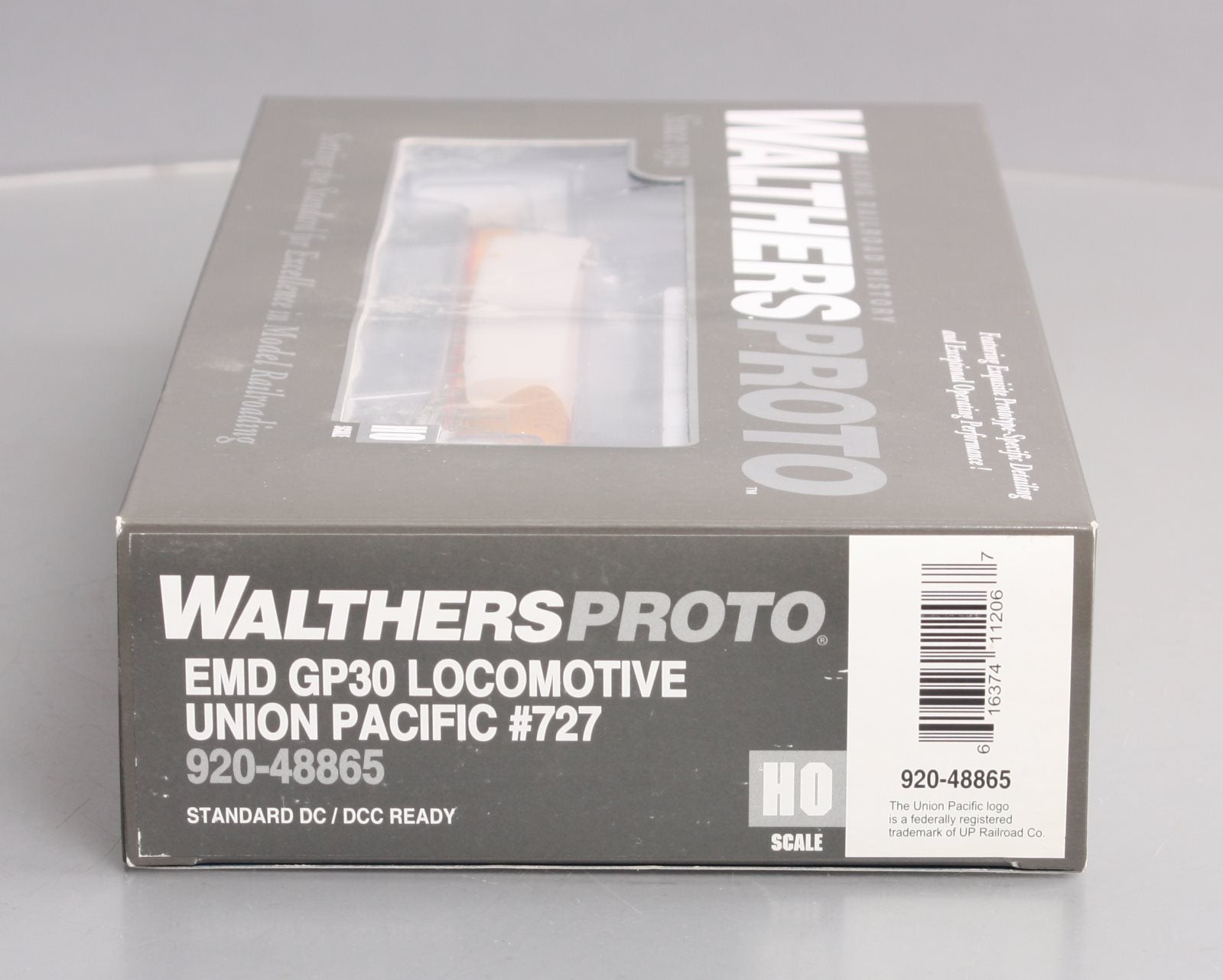 Walthers 920-48865 HO Union Pacific EMD GP30 Diesel Locomotive #727