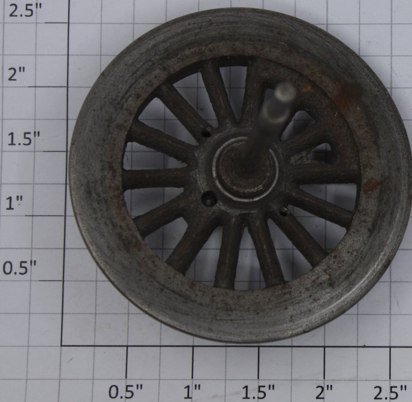 Lionel 5L-40 Iron Thick Rim Spoked 2-5/8" Std Gauge Loco Plain Wheel w/Axle