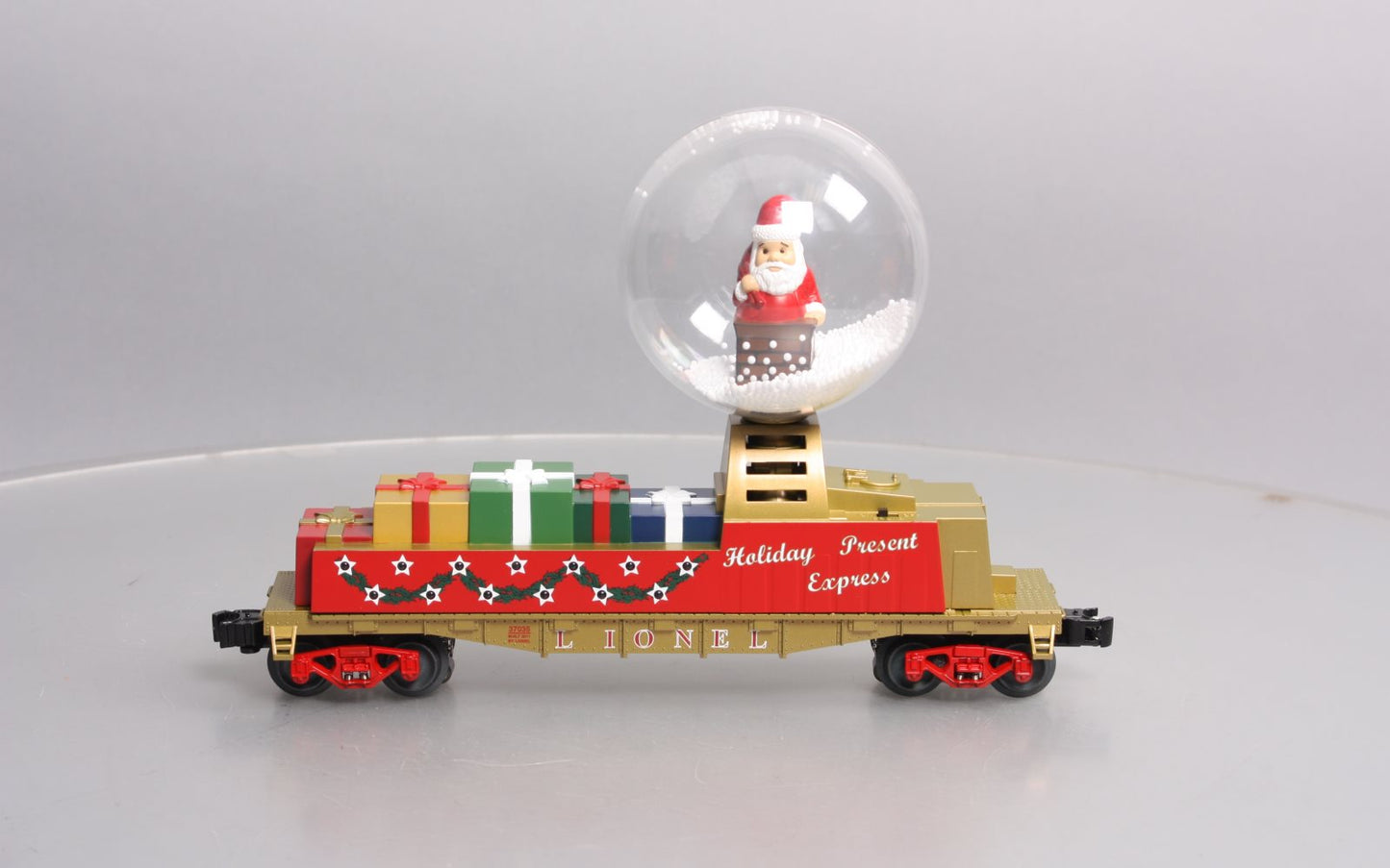 Lionel 6-37035 O Scale Santa's Operating Snow Globe Car NIB