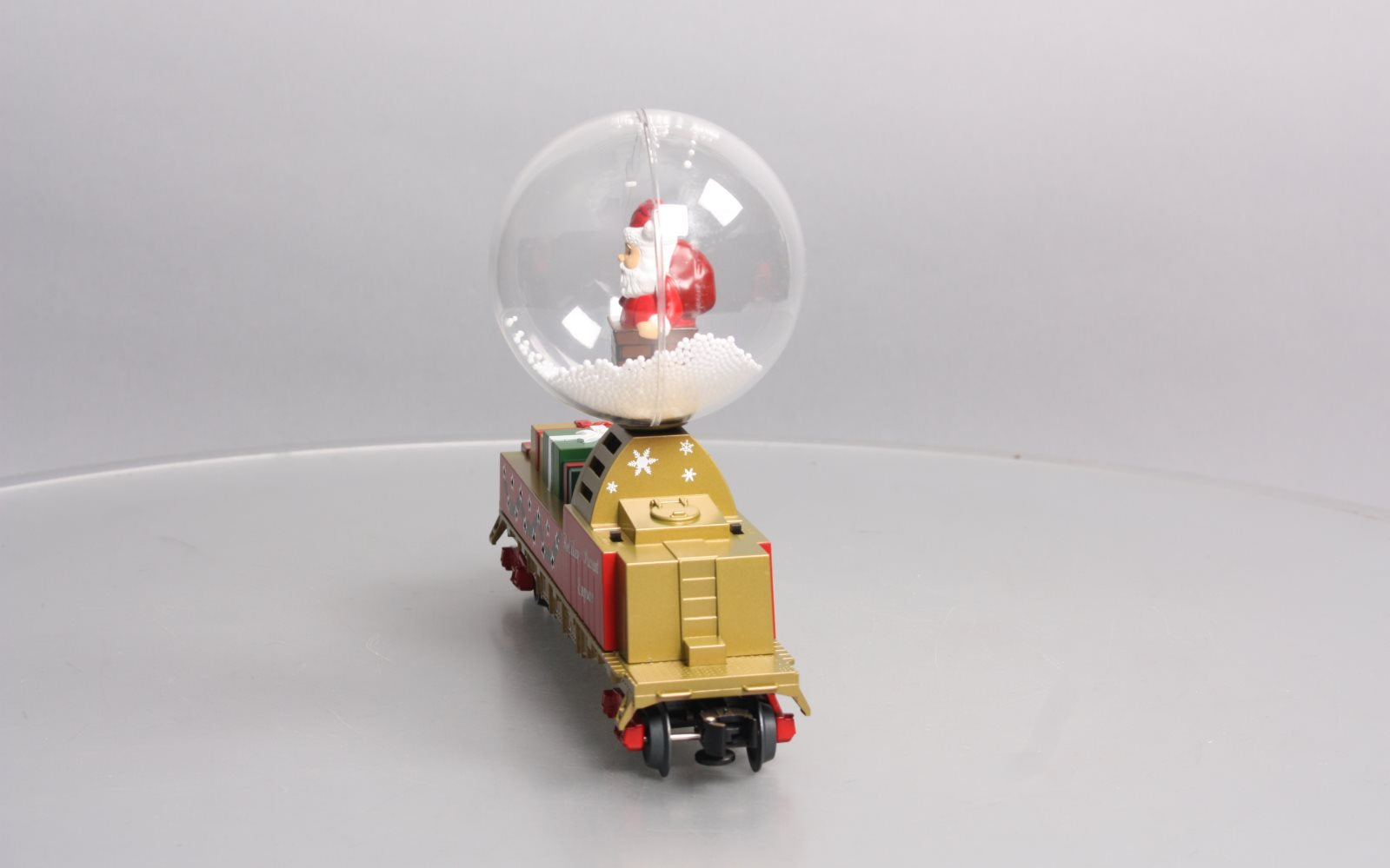 Lionel 6-37035 O Scale Santa's Operating Snow Globe Car NIB