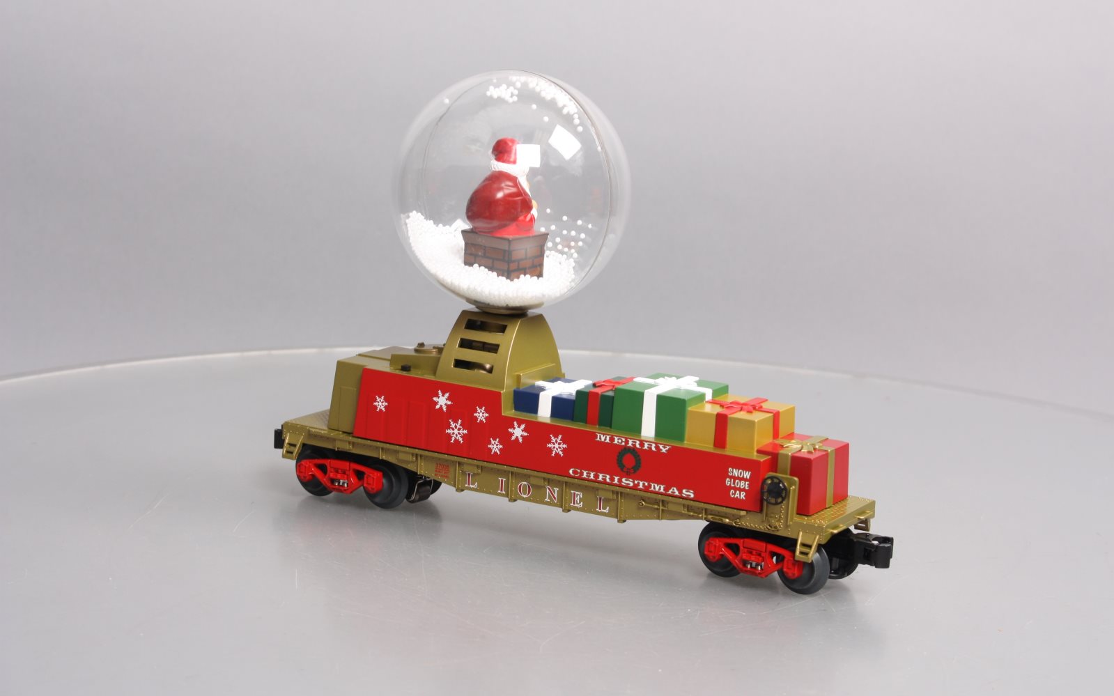 Lionel 6-37035 O Scale Santa's Operating Snow Globe Car NIB