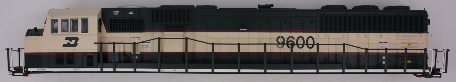 Lionel 28212-7 Burlington Northern SD70M Body Shell #9600