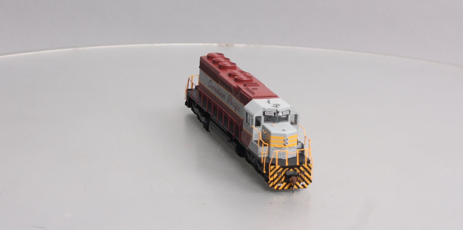 Athearn 98762 HO Scale Canadian Pacific SD40 Diesel Locomotive #5505