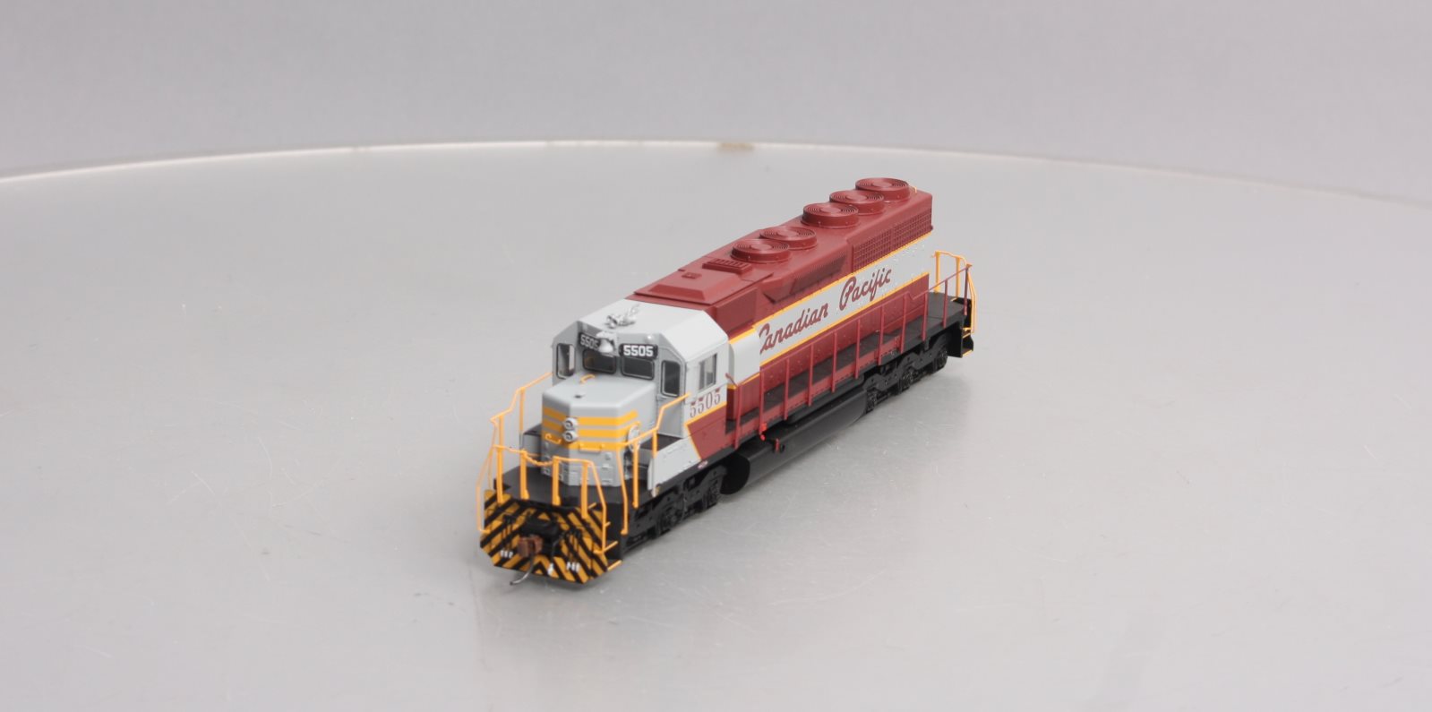 Athearn 98762 HO Scale Canadian Pacific SD40 Diesel Locomotive #5505