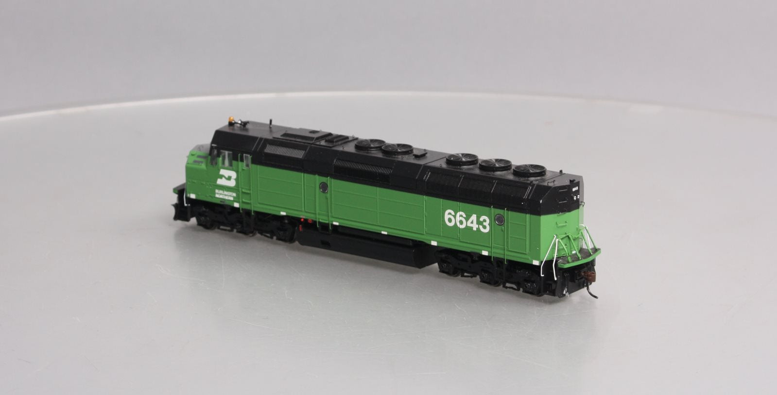 Athearn G67519 HO Burlington Northern F45 Diesel Locomotive #6643
