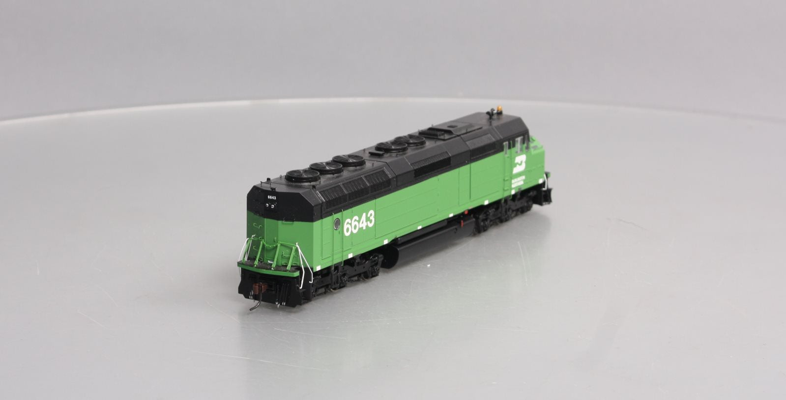 Athearn G67519 HO Burlington Northern F45 Diesel Locomotive #6643