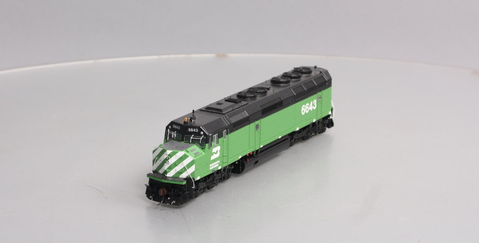 Athearn G67519 HO Burlington Northern F45 Diesel Locomotive #6643
