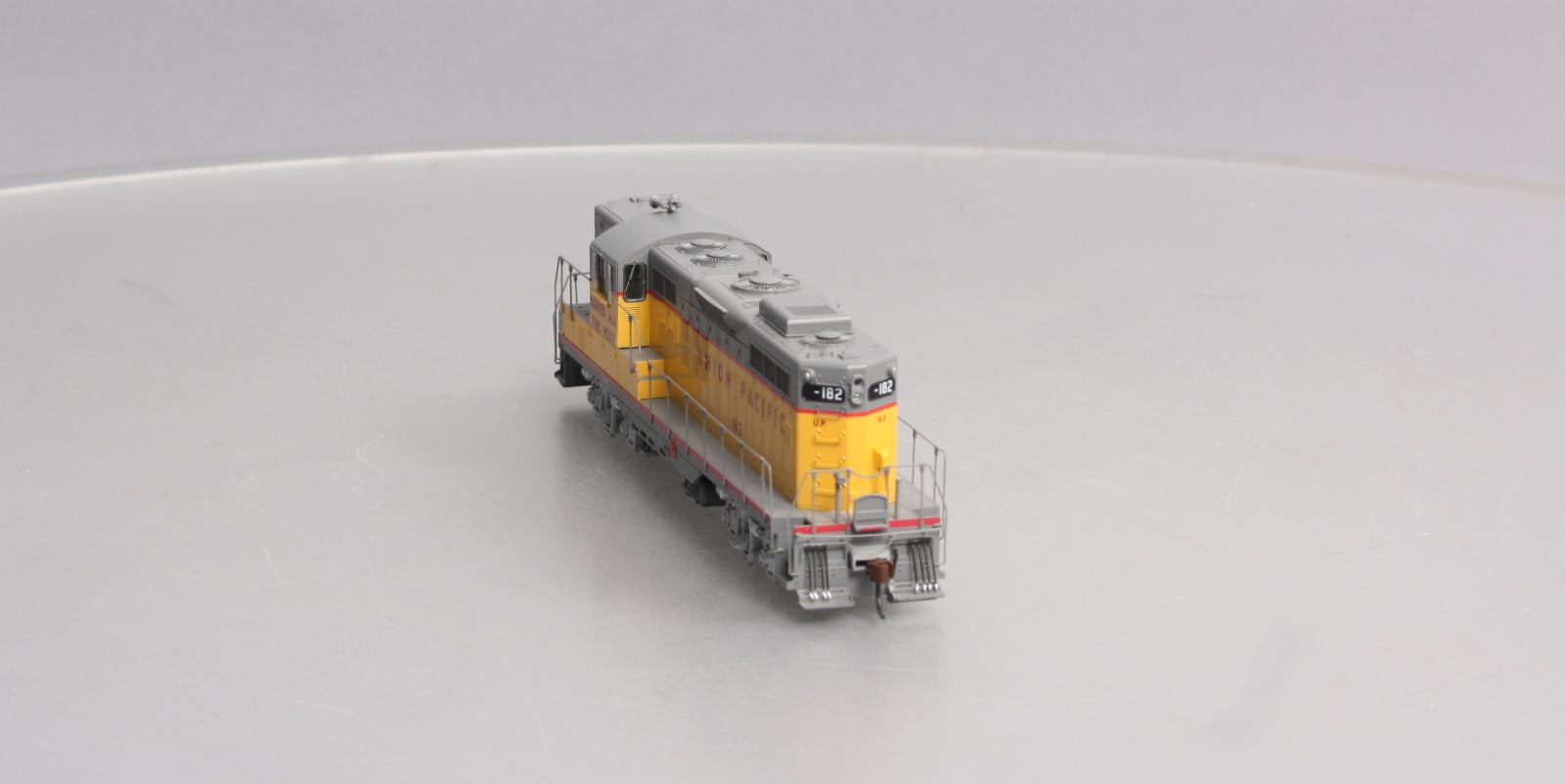 Athearn G62426 HO Union Pacific GP9 Diesel Locomotive #182