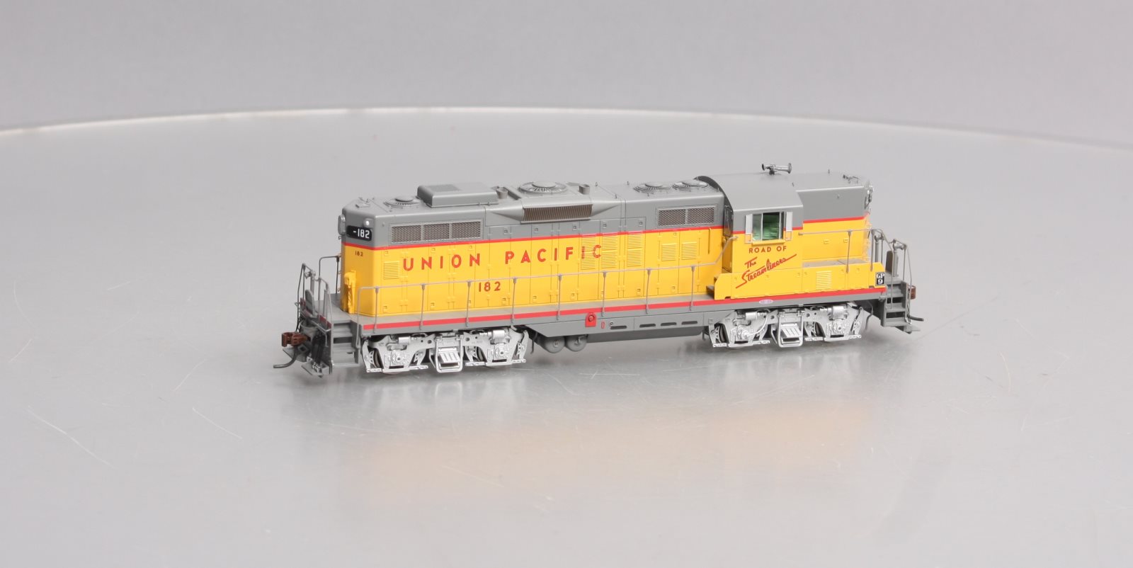 Athearn G62426 HO Union Pacific GP9 Diesel Locomotive #182