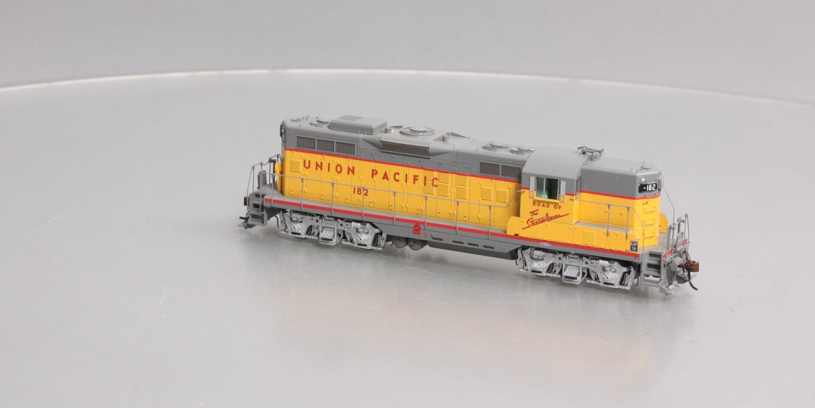 Athearn G62426 HO Union Pacific GP9 Diesel Locomotive #182