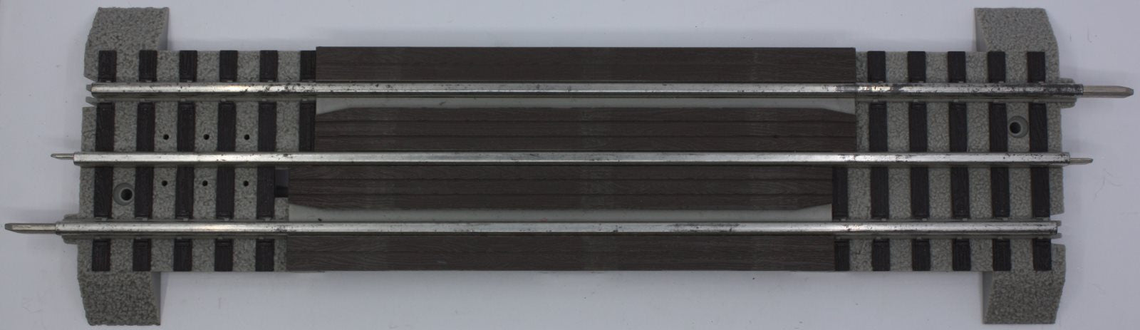 Lionel 12052-7 Fastrack Grade Crossing Crossover Track