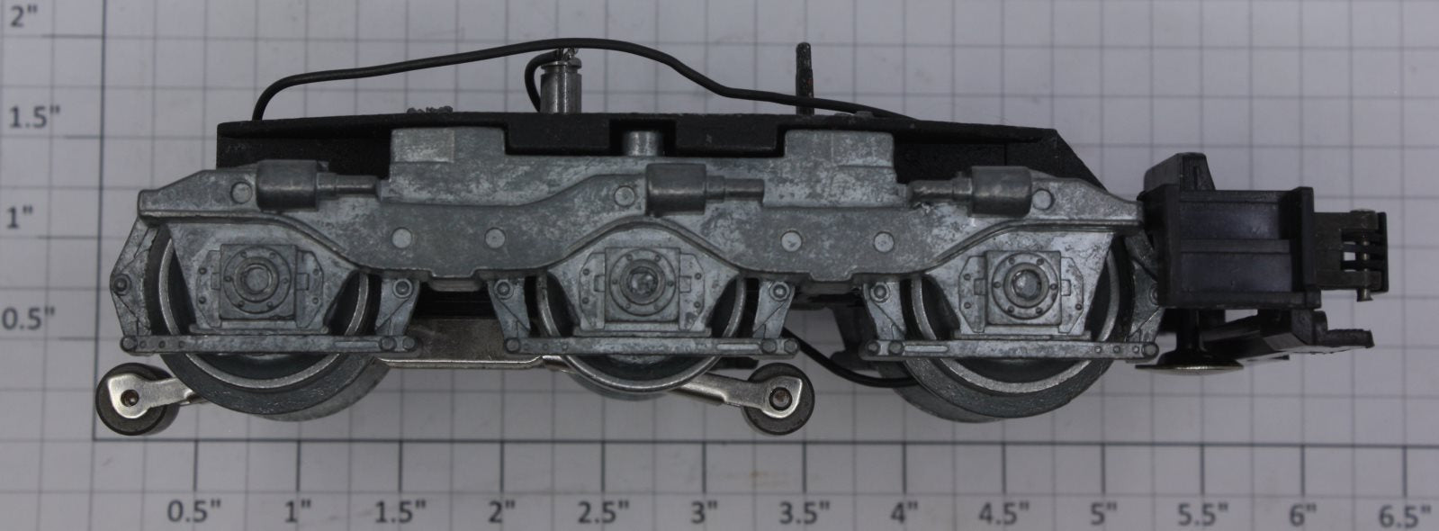 Lionel 8872-115 6-Wheel Non-Powered Truck with Pickup Rollers