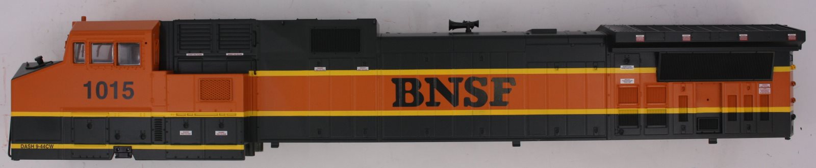 Lionel 18257-7 O Gauge BNSF Dash-9 Diesel Body Shell #1015