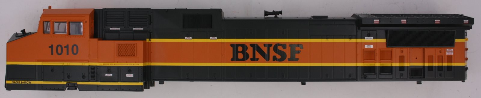 Lionel 8253-2 BNSF Dash-9 Diesel Body Shell #1010