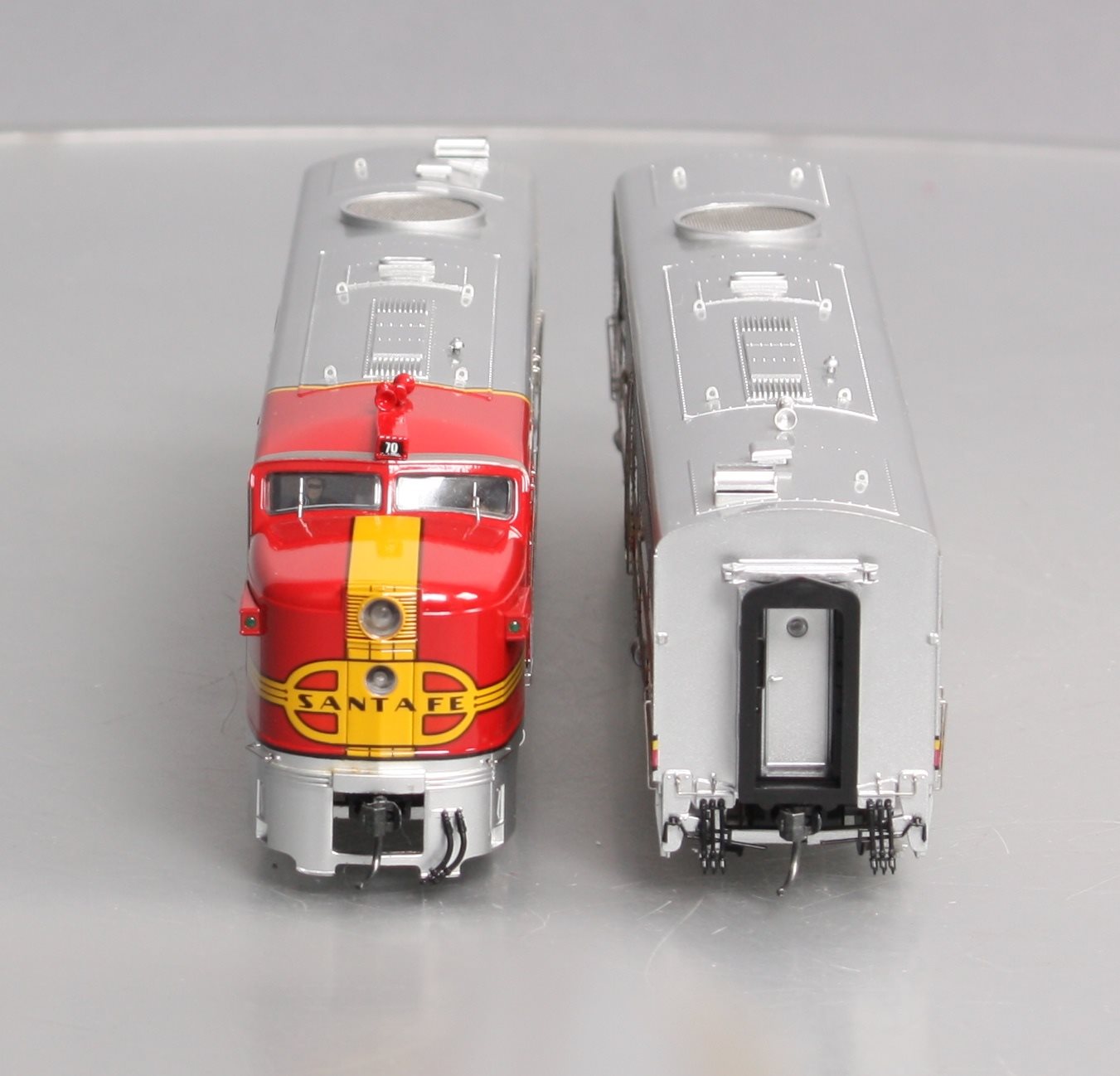 MTH 80-2272-0 HO Santa Fe Alco PA A/B Diesel Locomotive Set (Set of 2)