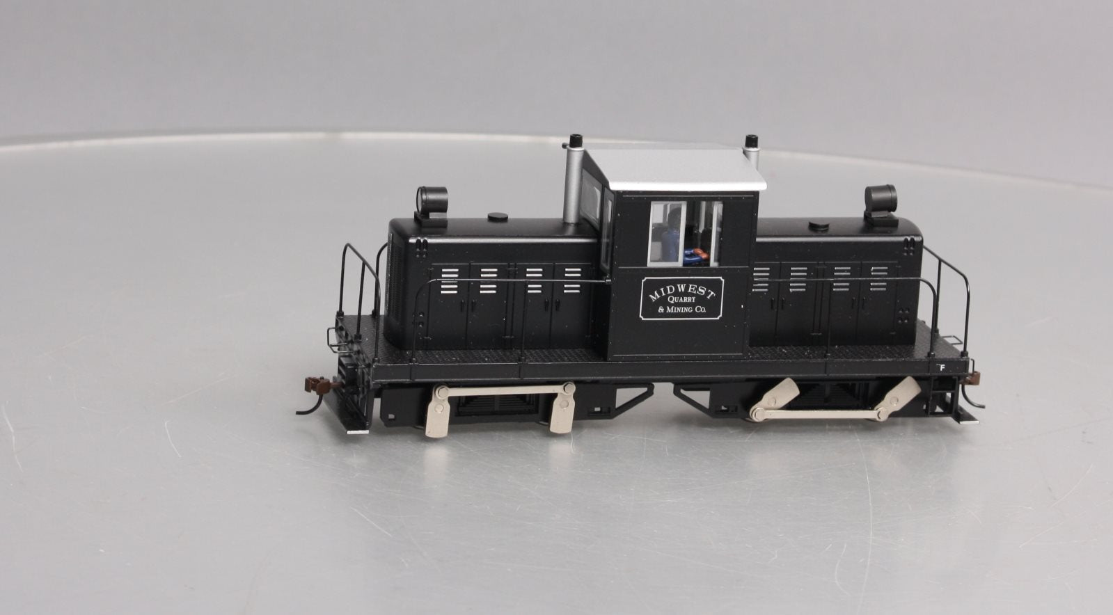 Bachmann 29201 On30 Midwest Quarry Whitcomb 50-Ton Center-Cab Diesel Locomotive