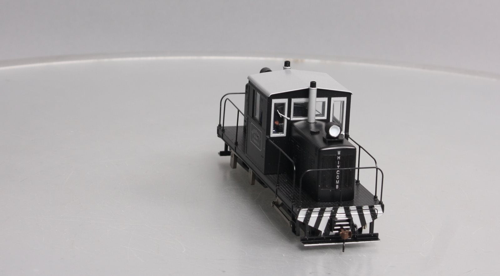 Bachmann 29201 On30 Midwest Quarry Whitcomb 50-Ton Center-Cab Diesel Locomotive