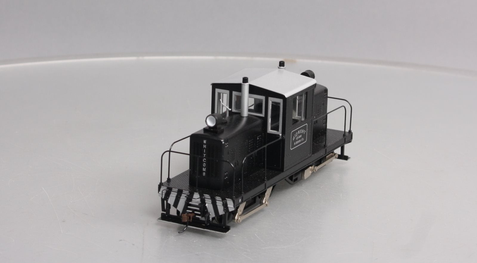 Bachmann 29201 On30 Midwest Quarry Whitcomb 50-Ton Center-Cab Diesel Locomotive