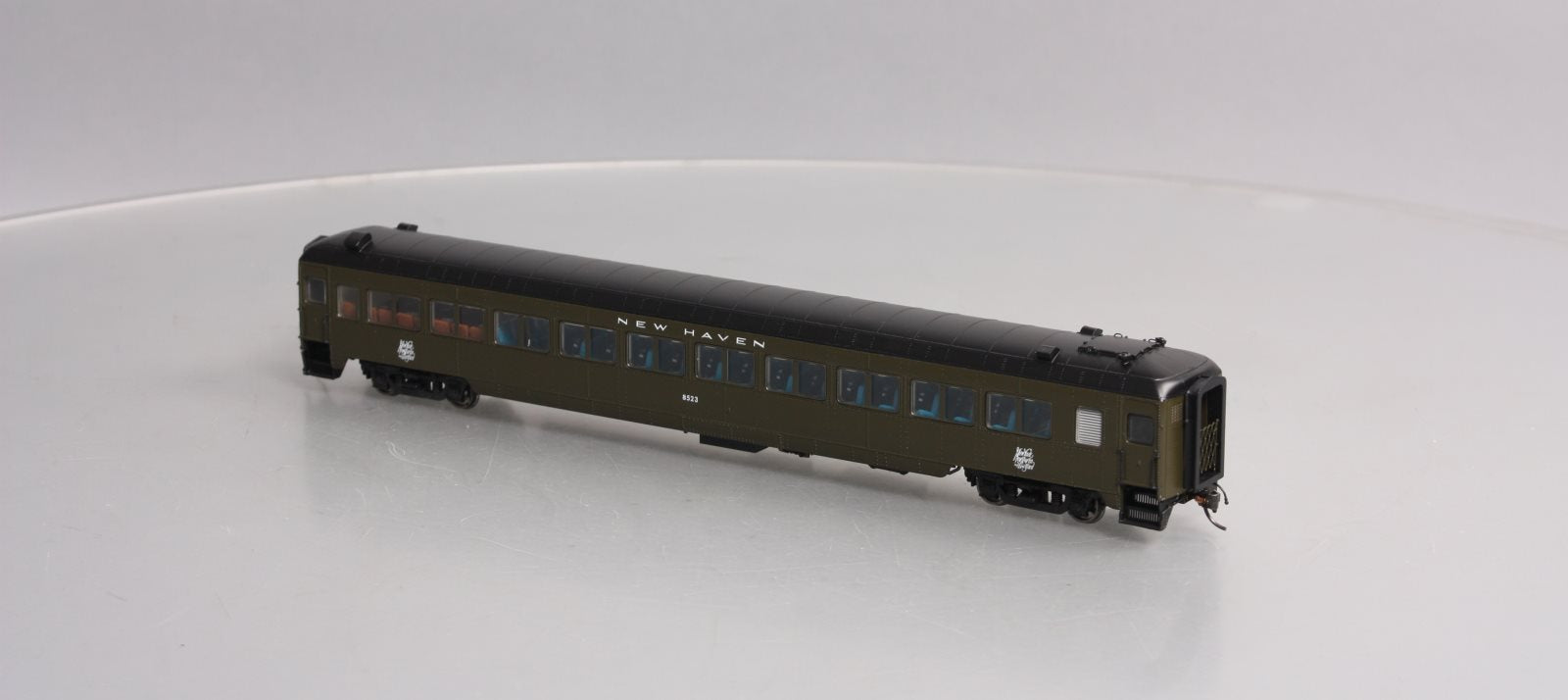 Rapido Trains 109105 HO New Haven 10-Window Smoker Coach #8523