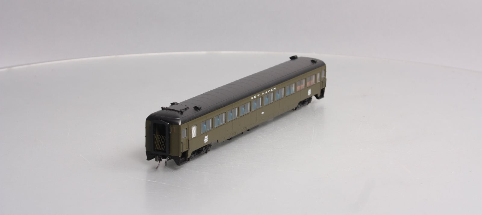 Rapido Trains 109105 HO New Haven 10-Window Smoker Coach #8523
