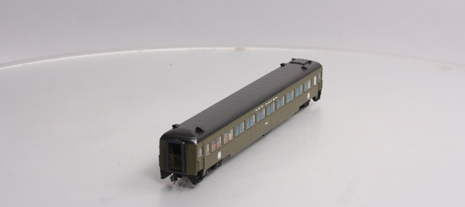 Rapido Trains 109105 HO New Haven 10-Window Smoker Coach #8523