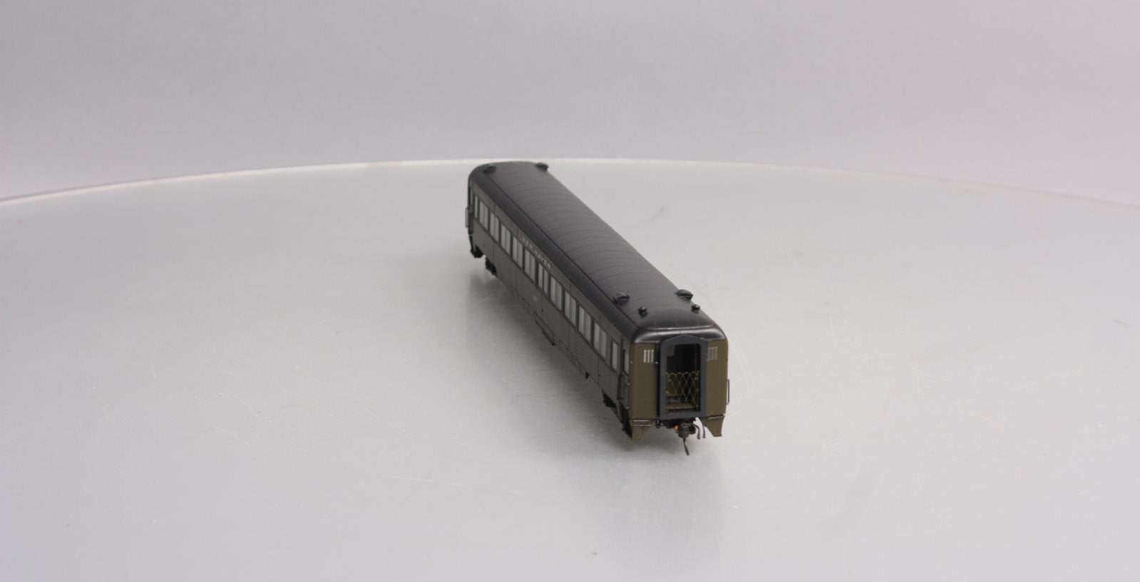 Rapido Trains 109124 HO New Haven 10-Window Coach #8237 (Pullman Green)