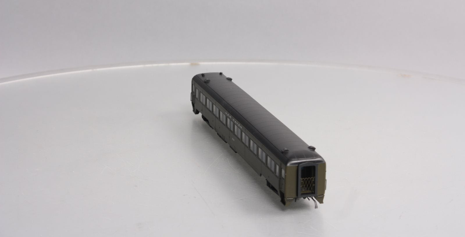Rapido Trains 109124 HO New Haven 10-Window Coach #8237 (Pullman Green)