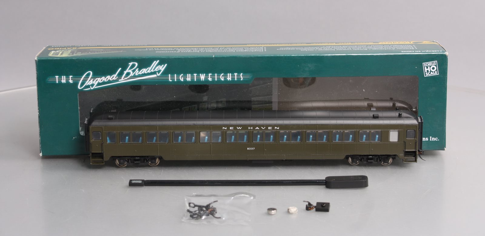 Rapido Trains 109124 HO New Haven 10-Window Coach #8237 (Pullman Green)