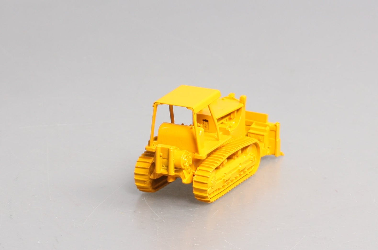 Overland OMI-3149 1:87 Yellow Pewter D8 w/Narrow Blade Bulldozer Die Cast LN/Box