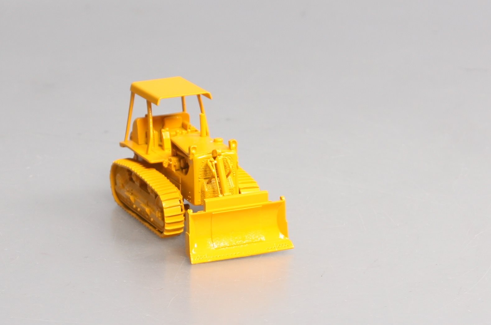 Overland OMI-3149 1:87 Yellow Pewter D8 w/Narrow Blade Bulldozer Die Cast LN/Box