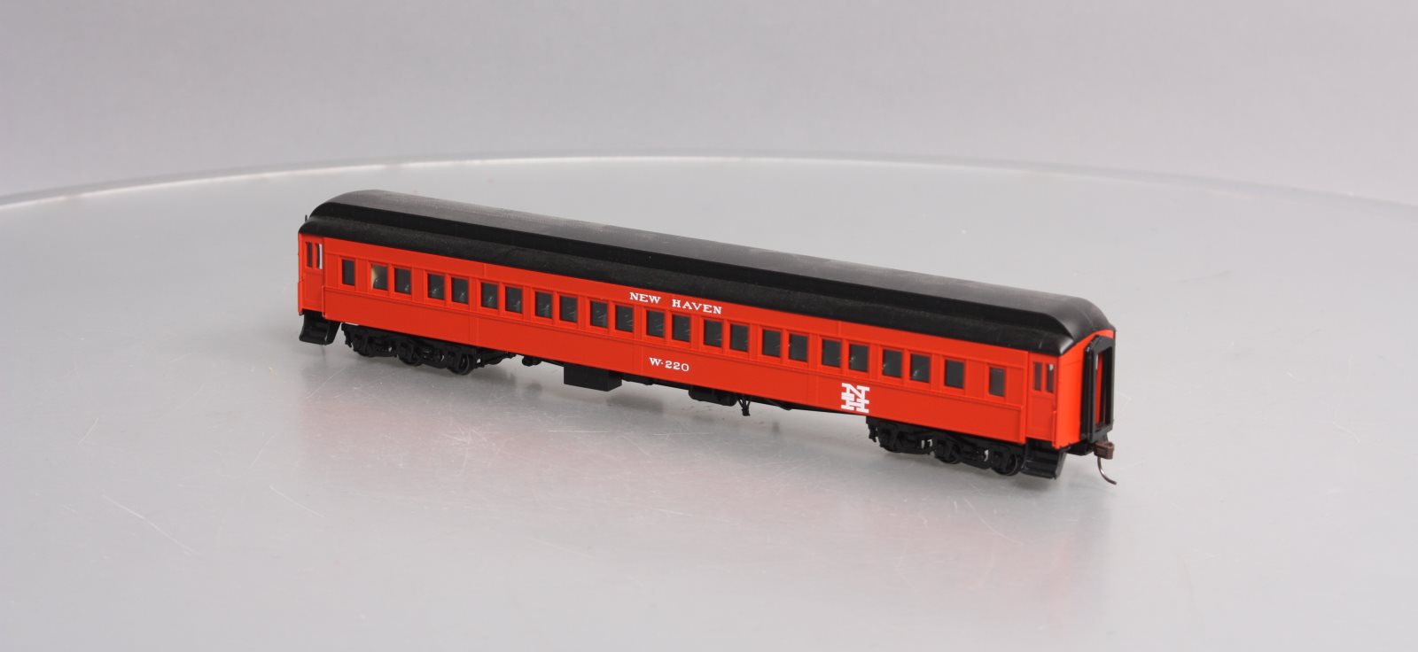 Atlas 20004973 HO New Haven Paired Window Coach #W-220