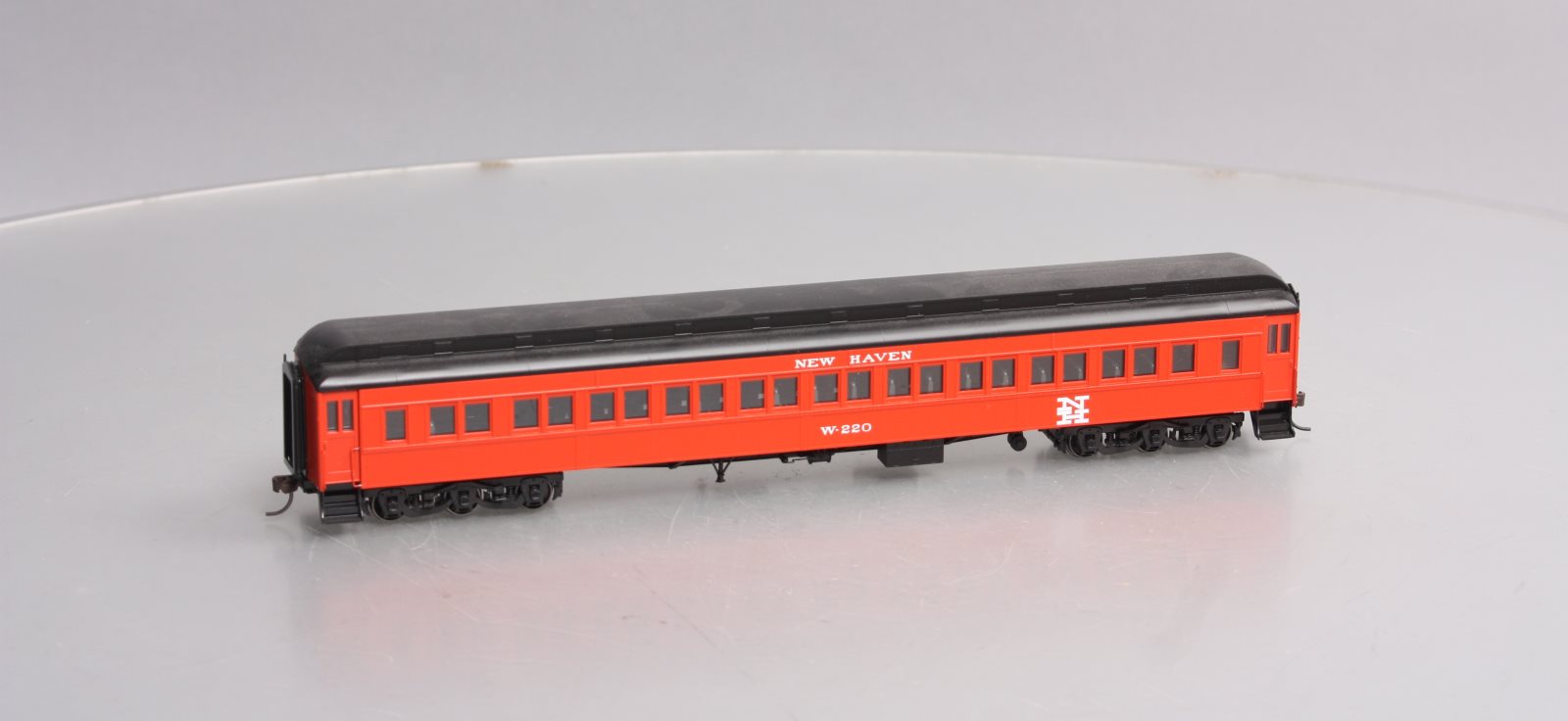 Atlas 20004973 HO New Haven Paired Window Coach #W-220