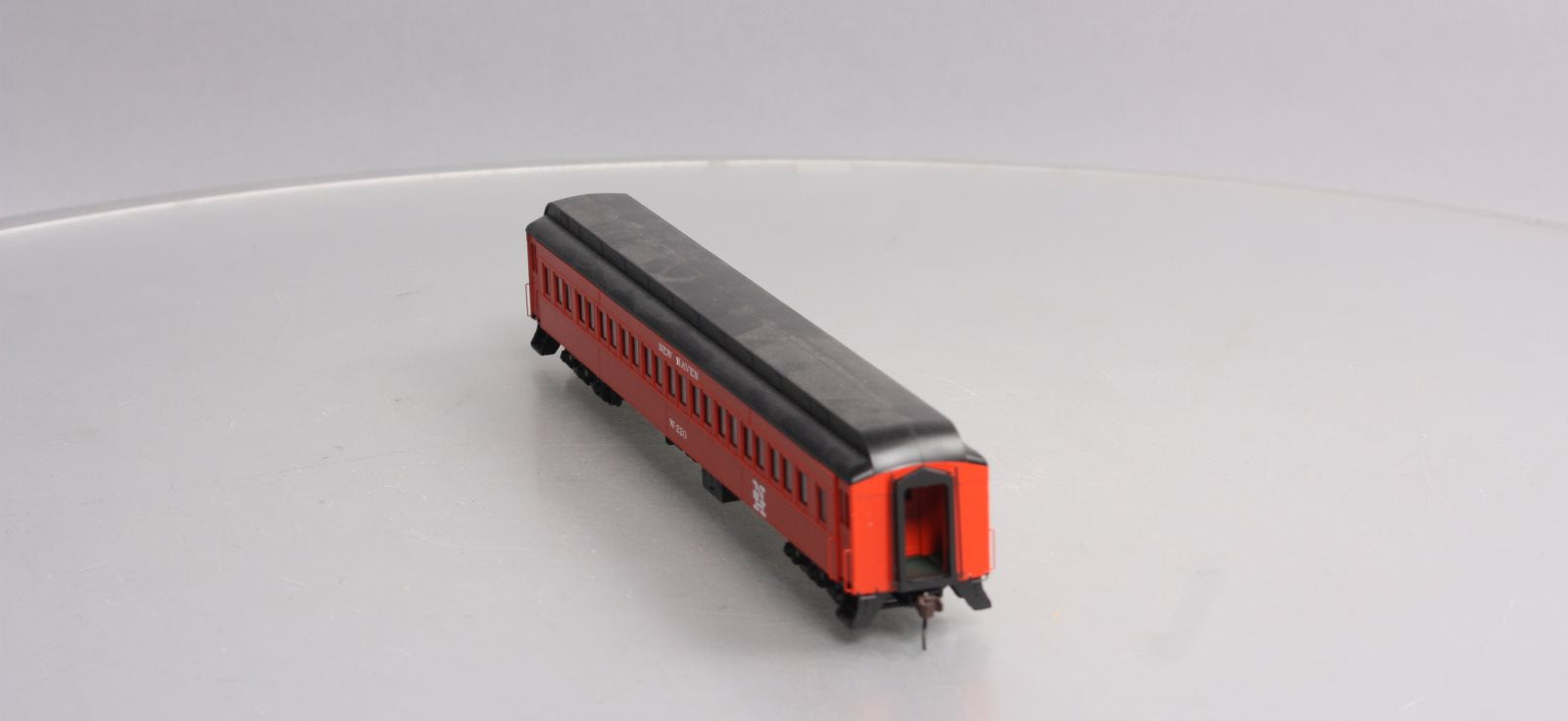 Atlas 20004973 HO New Haven Paired Window Coach #W-220