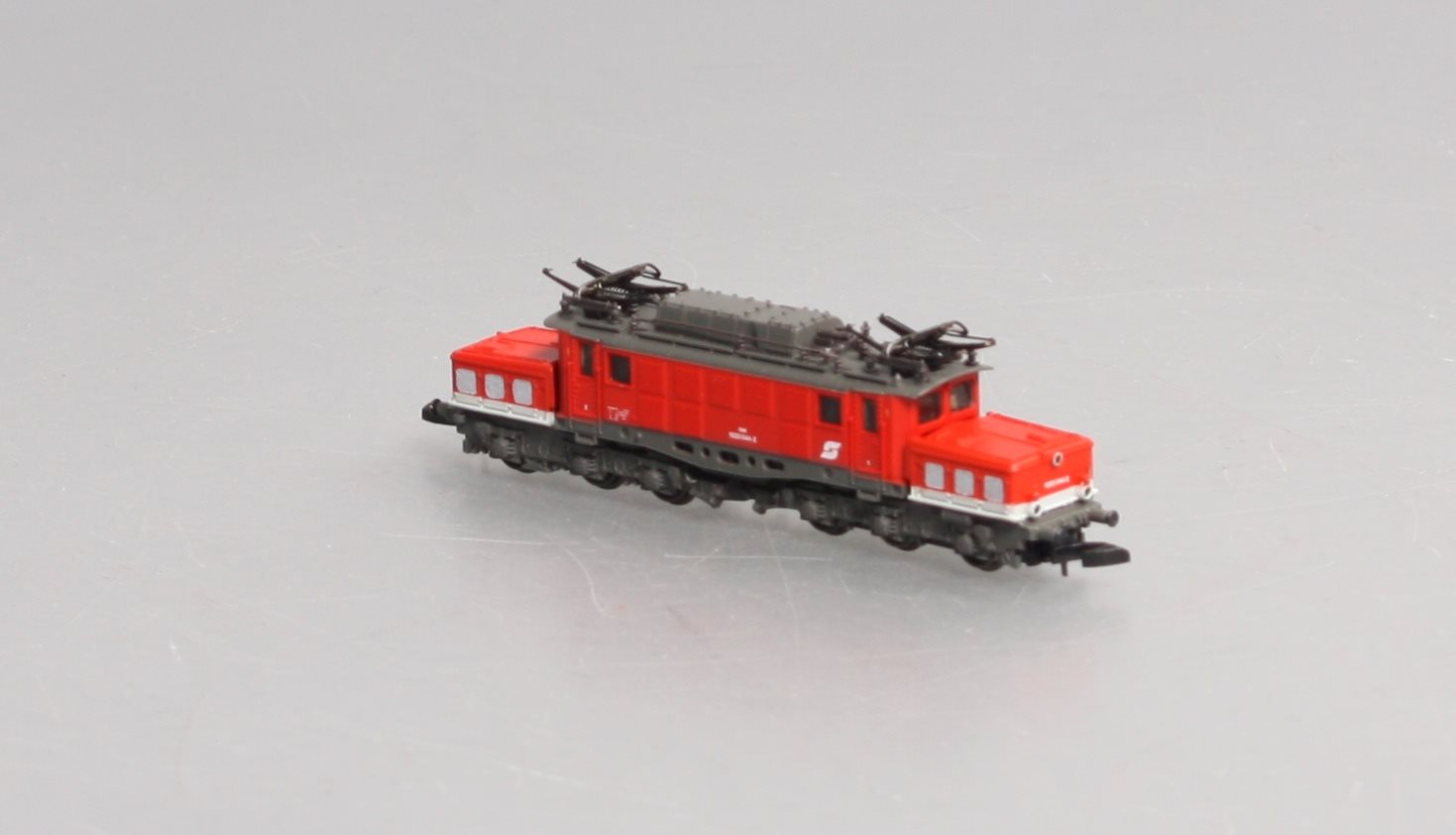 Marklin 88226 Z Scale OBB Class 1020 Electric Locomotive