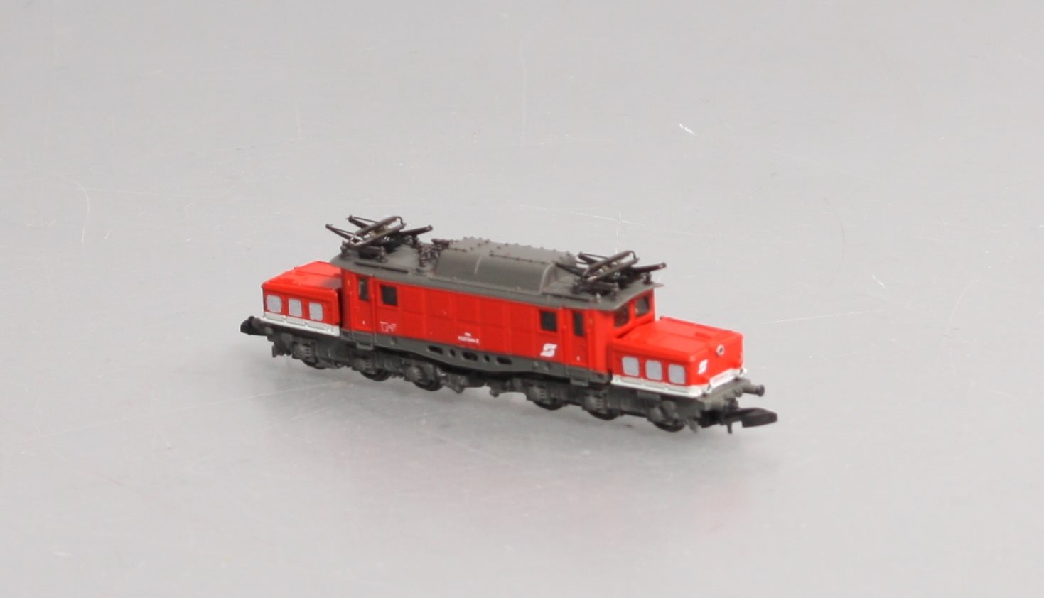 Marklin 88226 Z Scale OBB Class 1020 Electric Locomotive