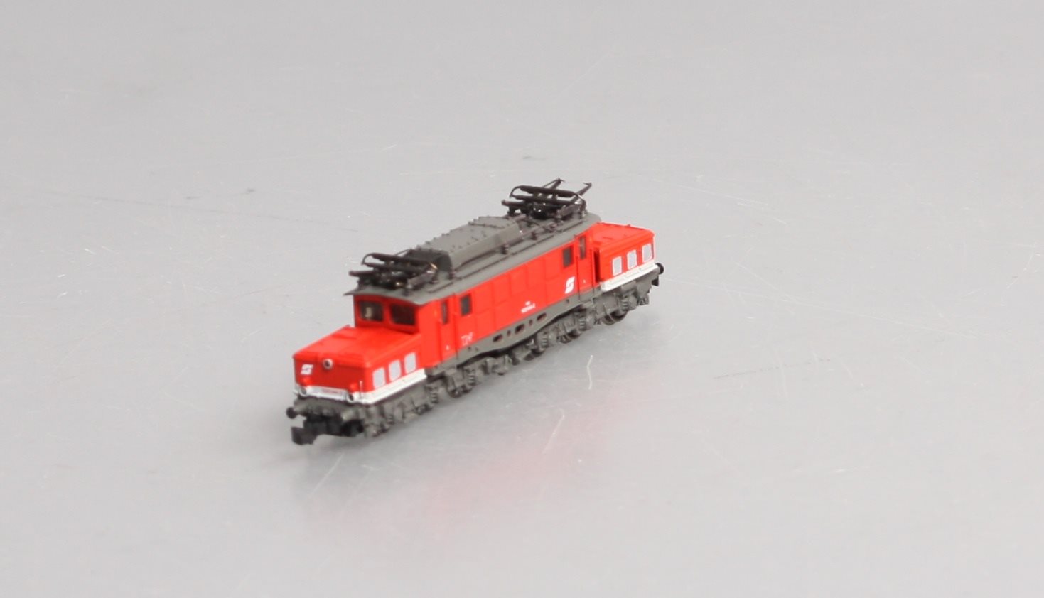 Marklin 88226 Z Scale OBB Class 1020 Electric Locomotive