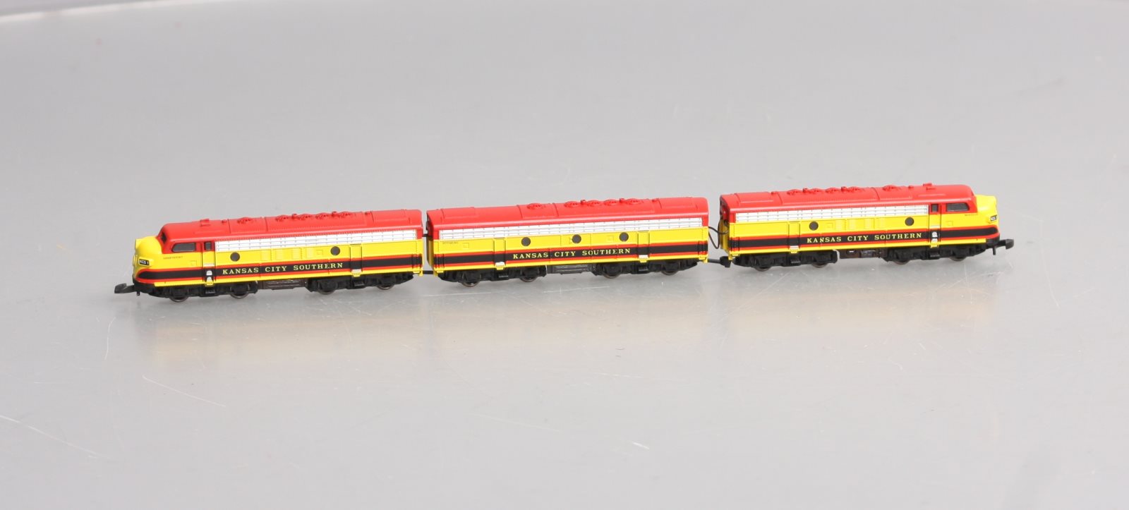 Marklin 88199 Z Kansas City Southern F7 A-B-A Diesel Locomotive Set (Set of 3)
