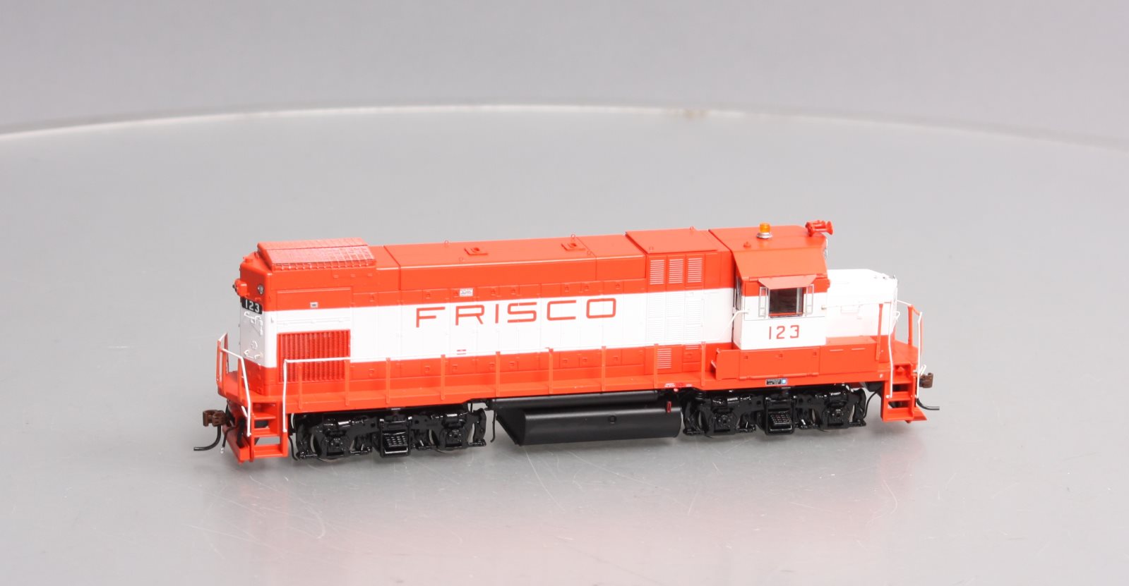 Athearn G68021 HO Scale Frisco GP15-1 Diesel Locomotive #123