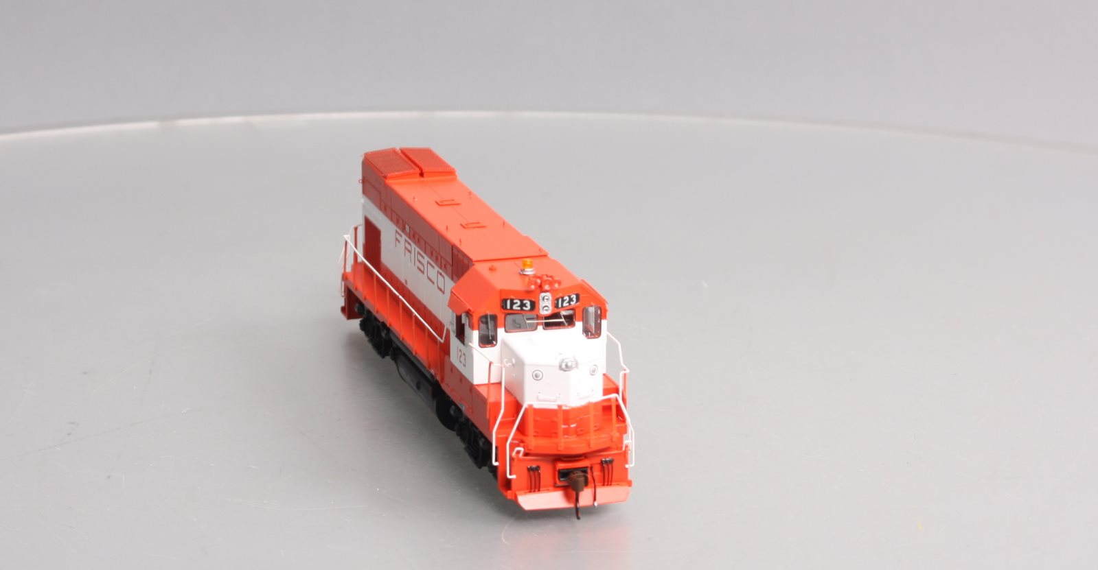 Athearn G68021 HO Scale Frisco GP15-1 Diesel Locomotive #123