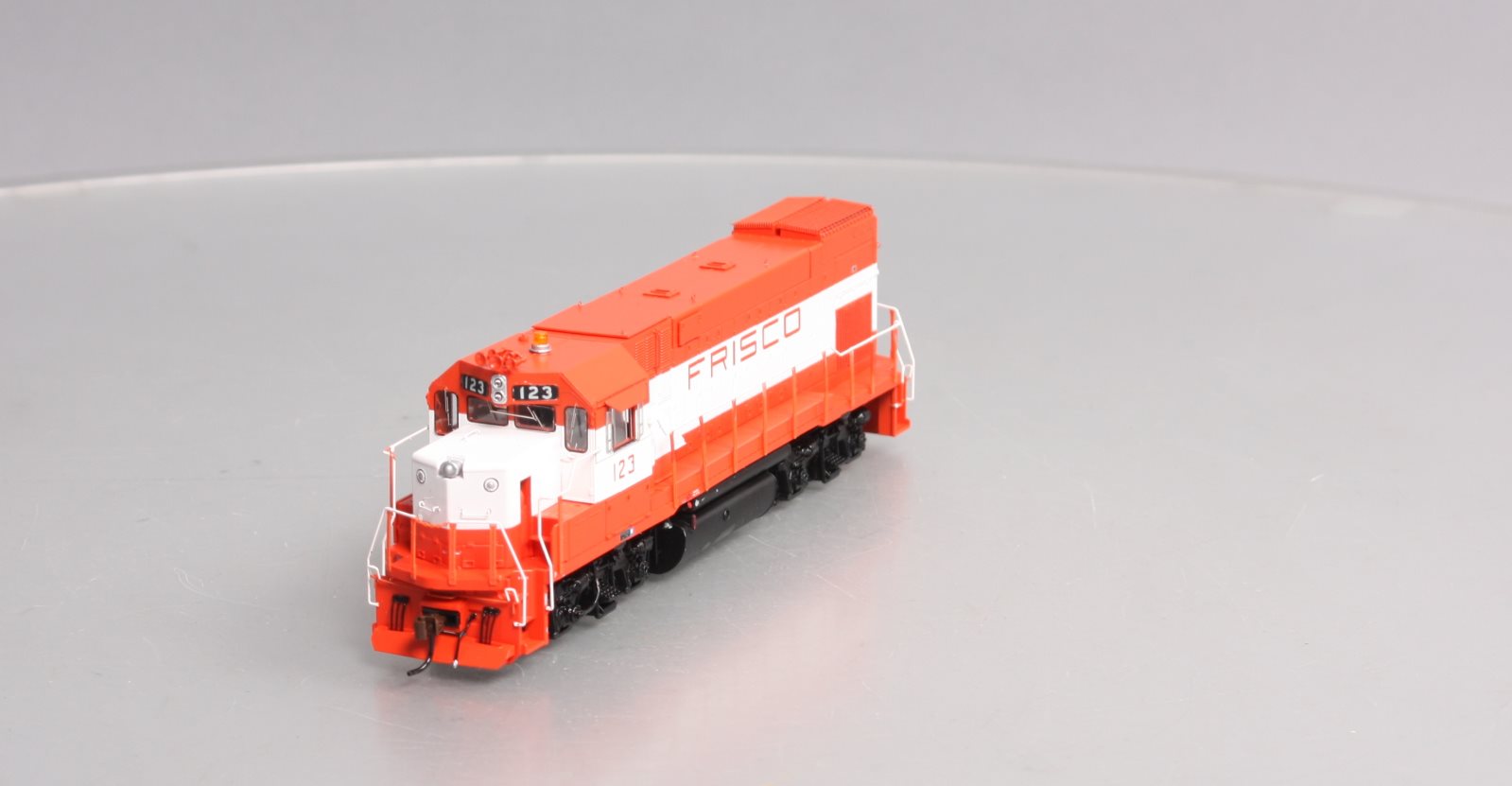 Athearn G68021 HO Scale Frisco GP15-1 Diesel Locomotive #123