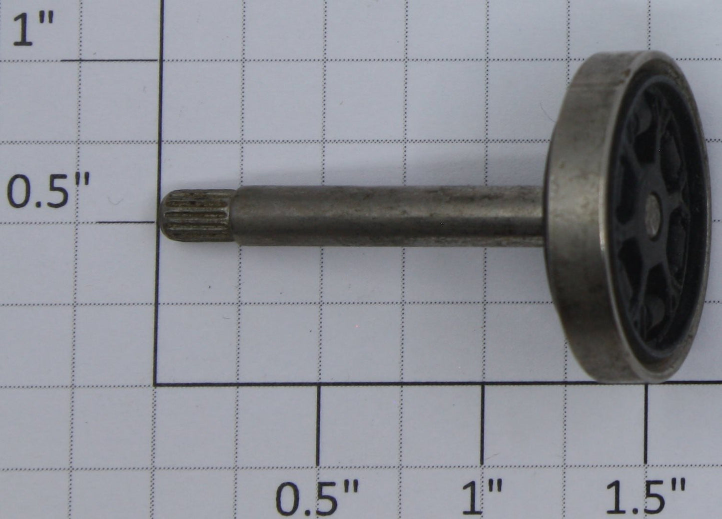 Lionel 2332-133 Plain Center Wheel Axle